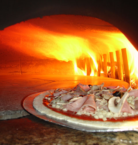 Pizzas cuites au feu de bois